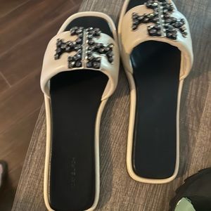 Like new wore a few times in great condition